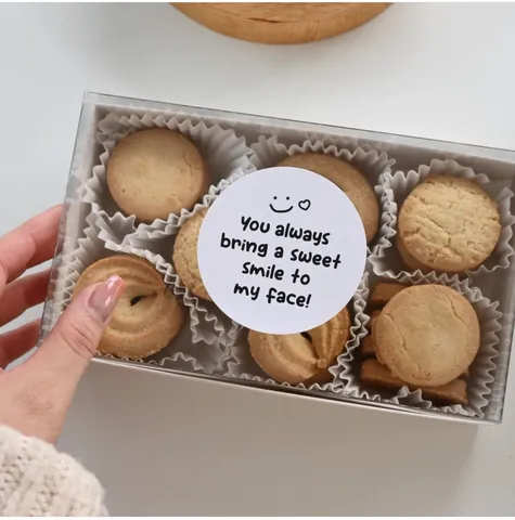 Autocollants Décoratifs Boîte Cadeau Visage Souriant Minimaliste Étiquettes Emballage Auto-adhésives pour Biscuit Chocolat Ornement