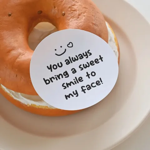 Autocollants Décoratifs Boîte Cadeau Visage Souriant Minimaliste Étiquettes Emballage Auto-adhésives pour Biscuit Chocolat Ornement