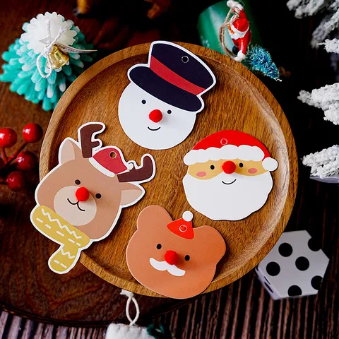 Étiquettes Suspendues en Papier de Noël Mignonnes Avec Pompon Tridimensionnel Père Noël Bonhomme de Neige Ours Élan Motif Dessin Animé Cartes de Message Suspendues Pour Décoration d'Emballage Cadeau Boulangerie de Vacances