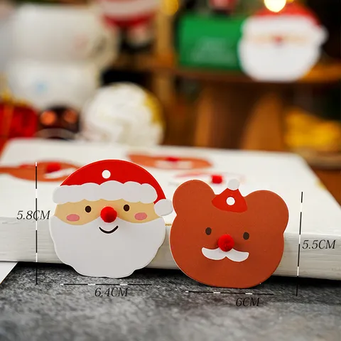 Étiquettes Suspendues en Papier de Noël Mignonnes Avec Pompon Tridimensionnel Père Noël Bonhomme de Neige Ours Élan Motif Dessin Animé Cartes de Message Suspendues Pour Décoration d'Emballage Cadeau Boulangerie de Vacances