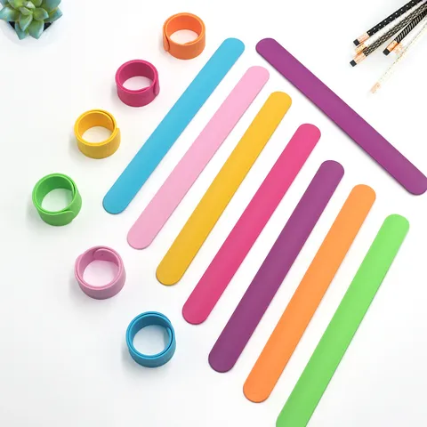 Einfarbig Silikon Slap Armband Elastisch Stressabbau Handgelenkband Für Erwachsene Kinder Lässig Fidget Toy Dekorativ Armband