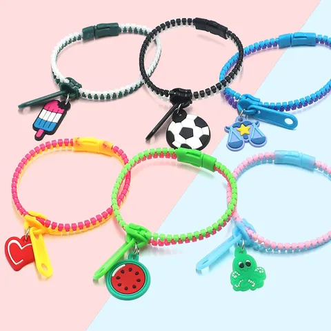 Bracciale a Cerniera Bicolore in Plastica di Moda Per Bambini Casual Quotidiano Festa di Compleanno Regalo Cartone Animato Gioielli da Mano Antistress