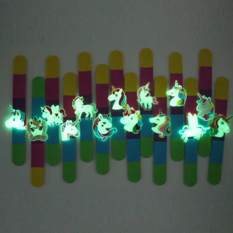Leuchtendes Einhorn Silikon Ohrfeige Armband Kinder Cartoon Leuchten Im Dunkeln Slap Band Armband Party Gefälligkeiten Spielzeug Geschenke