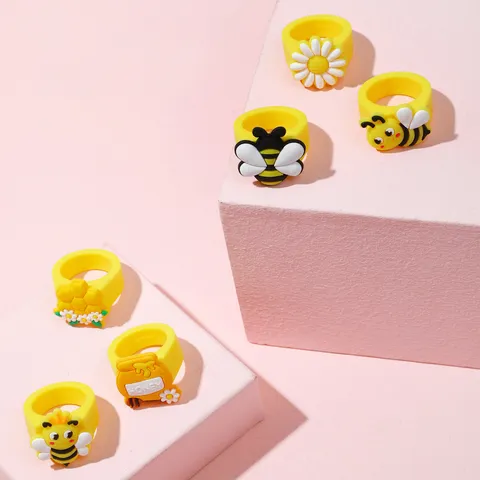 Süße Cartoon Biene PVC Weichgummi Spielzeugringe Bunte Sonnenblume Honigglas Ringe Für Kinder Kleine Party Geschenke Spielzeugringe