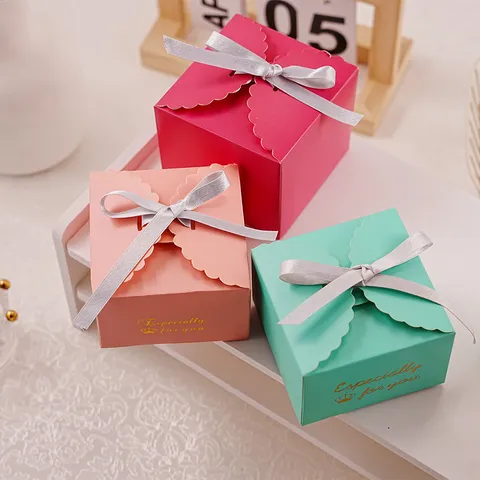 Gilded Lace Paper Gift Box Crown Letter Candy Boxes With Ribbon Elegant Folding Favors Box For Wedding Birthday Party Wrap