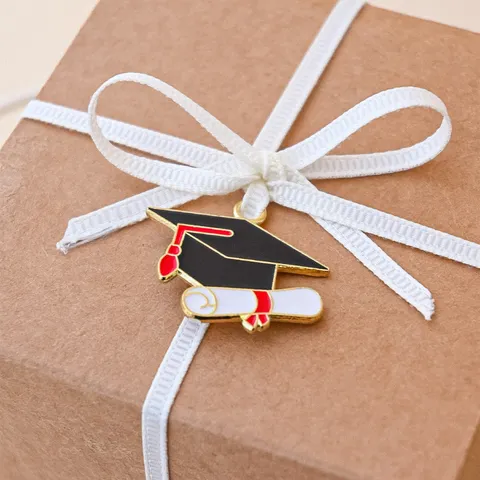 Temporada de Graduación Birrete Diploma Esmalte Colgante Chapado en Oro Aleación para Embalaje de Regalo Decoración Llaveros DIY