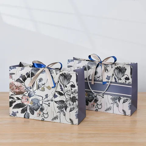 Bloemen Bedrukt Papier Geschenktas Met Elegant Lint Strik Handvat Voor Verjaardagsfeest Bruiloft Verpakking