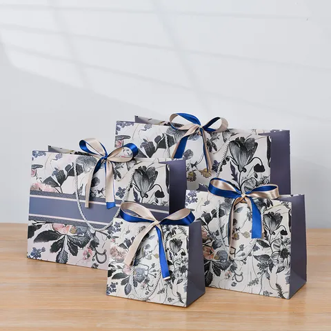 Bloemen Bedrukt Papier Geschenktas Met Elegant Lint Strik Handvat Voor Verjaardagsfeest Bruiloft Verpakking