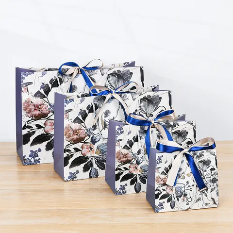 Wit Karton Zakelijke Geschenkzak Luxe Bloemen Bedrukte Draagtas Met Lint Strik Voor Feest Verpakking