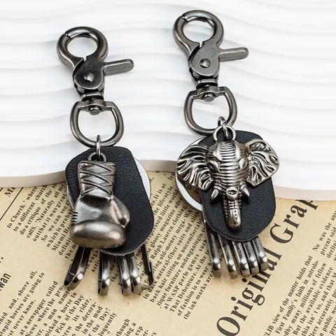 Vintage Punk Metal Keychain Retro Leather Boxing Glove Elephant Pendant Key Ring Men Street Fashion Accessory