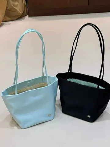 Borsa Tote in Nylon Leggero Design Di Nicchia Donna Grande Capacità Borsa a Secchiello Commuting Borsa a Tracolla Casual