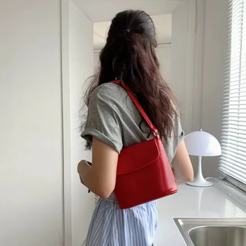 Borsa Secchiello Minimalista in Pelle PU da Donna Casual Tinta Unita Borsa a Tracolla Piccola Borsa con Patta Quotidiana