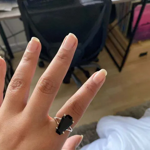 Anello Aperto con Strass Nero a Forma di Bara Goth Punk Anello Geometrico Galvanico in Lega Vintage Gioielli a Fascia per Festa Regalo da Donna