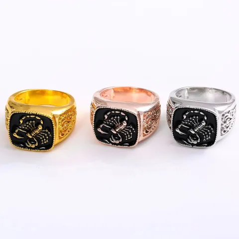 Anello con Rilievo dello Scorpione in Lega Vintage da Uomo Stile Punk Anello Sigillo Geometrico dello Scorpione Galvanico Gotico Gioielli