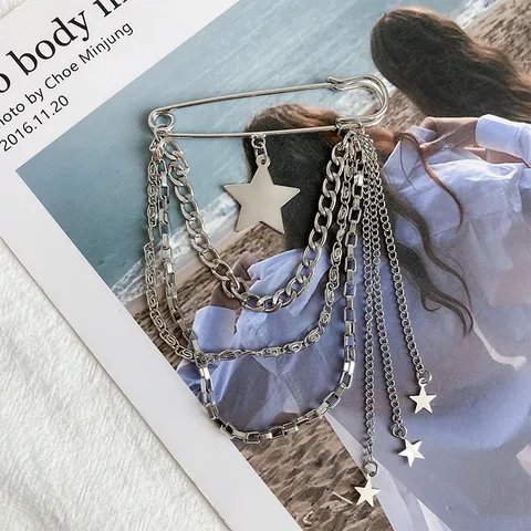 Alloy Metal Chain Safety Pin Brooch Heart Moon Star Pendant Waist Tightening Anti-Glare Brooch For Women Jewelry