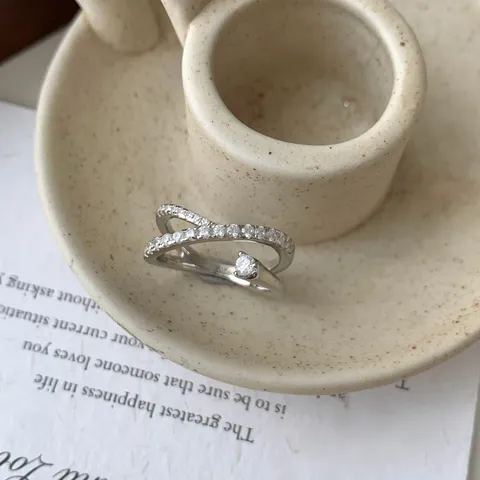 Minimalist Alloy Platinum Plated Cross Meteor Open Ring Shiny Rhinestone Inlaid Geometric Finger Ring Delicate Delicate Gift For Women Hand Jewelry