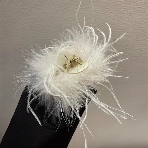 Ostrich Feather Hair Claw Clip Sweet Ins Style Shark Clip Back Of Head Hair Accessories For Women Girls Hair Styling