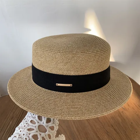 Chapeau de Paille d'Été pour Femmes Minimaliste Dessus Plat Fedora Chapeau de Soleil Plage Tissé avec Ruban