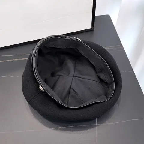 Vintage Wool Blend Beret Hat For Women Fall Winter Solid Color Newsboy Cap With Faux Leather Belt Buckle Metal Anchor Badge Flat Top Brimless Warm Artist Hat