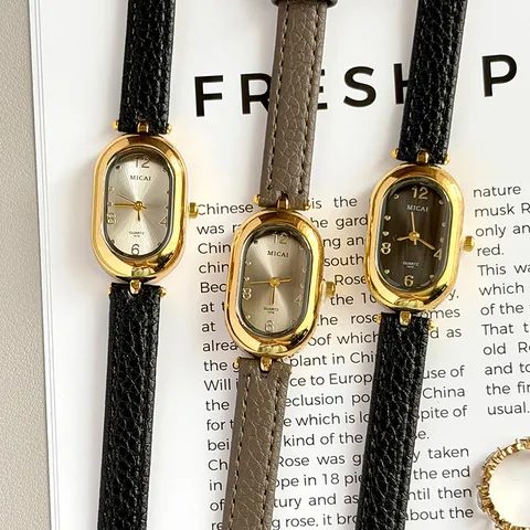 Montre Vintage à Cadran Ovale pour Femmes Mode Rétro Montre à Quartz Bracelet en Similicuir Montre Analogique Élégante