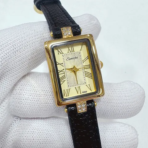 Vintage Rechteckig Legierung Uhr Kunstleder Armband Quarz Analog Römische Ziffern Strass Elegante Armbanduhr Für Damen Handgelenk Deko Geschenk