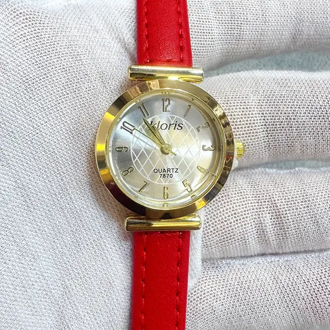 Montre à Quartz Minimaliste pour Femme Boîtier en Alliage Bracelet en Similicuir Rond Chiffres Arabes Échelle Montre-Bracelet Décorative Cadeau