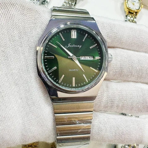 Montre à Quartz Mode Affaires pour Hommes Bracelet Intégré en Acier Inoxydable Double Calendrier Cadran Rond Analogique
