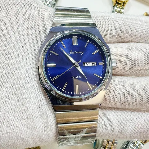 Montre à Quartz Mode Affaires pour Hommes Bracelet Intégré en Acier Inoxydable Double Calendrier Cadran Rond Analogique