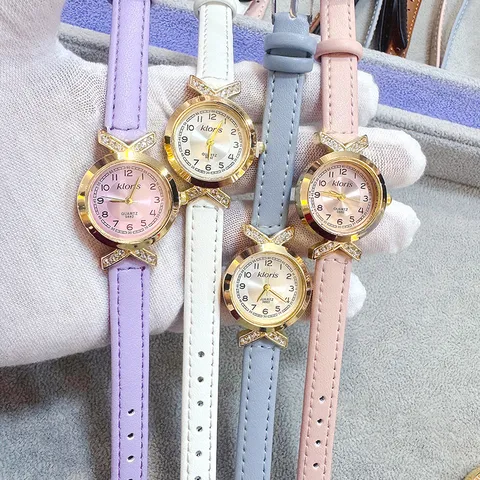 Montre à Quartz en Alliage Strass Mode Femmes Élégante Minimaliste Bracelet Similicuir Petit Cadran Rond Montre-Bracelet Bijoux