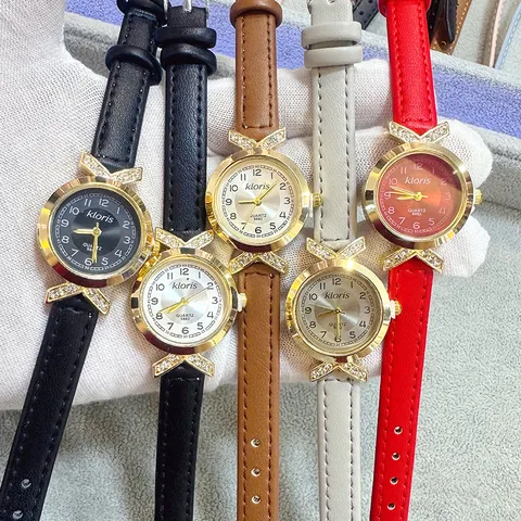 Montre à Quartz en Alliage Strass Mode Femmes Élégante Minimaliste Bracelet Similicuir Petit Cadran Rond Montre-Bracelet Bijoux