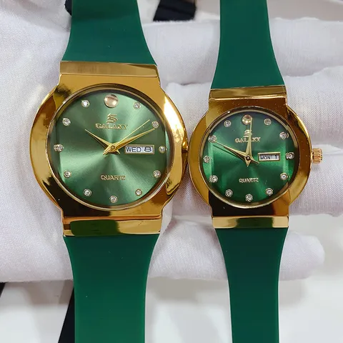 Orologio al Quarzo Minimalista Vintage per Coppie Cassa in Lega Cinturino in Silicone Quadrante in Strass Doppio Calendario Rotondo Orologio da Polso