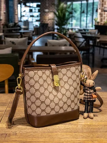 Women Fashion PU Leather Bucket Bag Luxury Printed Shoulder Crossbody Bag Large Capacity Handbag With Rabbit Pendant