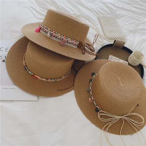 Chapeau de Paille Calotte Plate Vintage Français Ethnique Bohémien Grand Bord Panama Chapeau de Soleil Avec Coquillage Glands Ruban de Perles Artificielles pour Voyage Plage Unisex