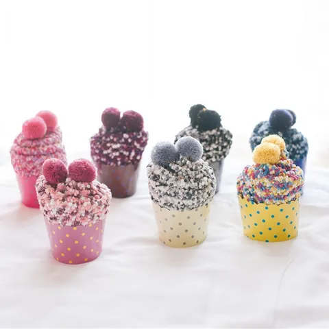 Damen Verdickte Korallenvlies Kuchen Socken Warme Flauschige Schlafsocken Mit Pompon Geschenkbox Für Winter Zuhause Boden Täglich