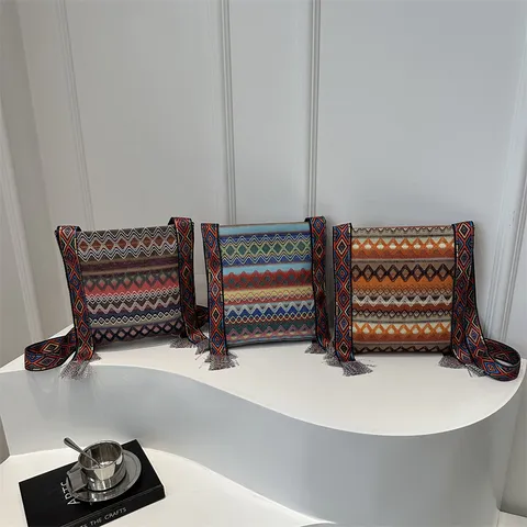 Sac Bandoulière en Toile de Style Rétro Ethnique pour Femmes Sac Cabas Tissé avec Glands Sac à Épaule Quotidien Décontracté