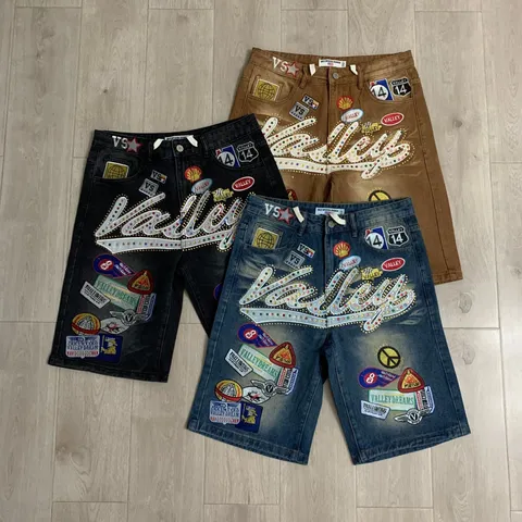 Pantaloncini in Denim Dritti High Street Unisex con Strass Colorati e Ricamo di Lettere
