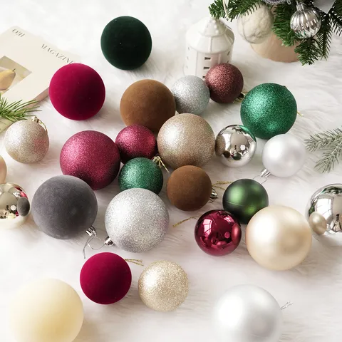Sortierte Matte Glänzende Beflockte Weihnachtskugeln Ornamente Kunststoff Baum Hängende Kugeln Für Feiertagsfeiern Party Haus Dekoration