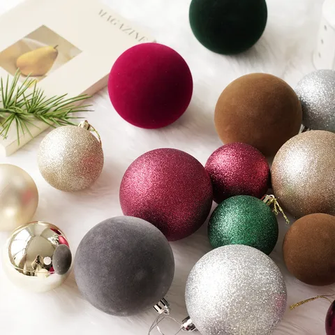 Sortierte Matte Glänzende Beflockte Weihnachtskugeln Ornamente Kunststoff Baum Hängende Kugeln Für Feiertagsfeiern Party Haus Dekoration