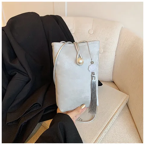Nouveau Style Chinois Femmes PU Cuir Bandoulière Téléphone Sac Boucle Perle Pendentif Gland Petit Carré Sac Casual Épaule Sac