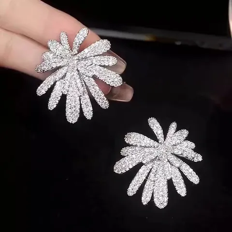 Luxus Kupfer Strass Blume Ohrstecker Platinsilber Funkelnde Feuerwerk Geometrische Ohrringe Für Frauen Bankett Party Schmuck