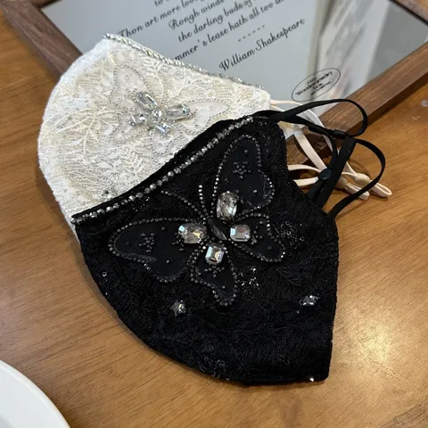 Korean Luxury Rhinestone Lace Breathable Face Mask Veil Shiny Butterfly Decorative Veil Half Face Masquerade Cover For Women Party Jewelry