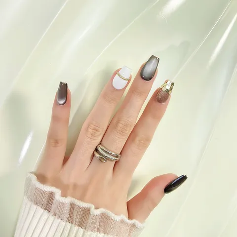 Uñas Postizas Hechas a Mano Degradado Blanco y Negro Strass Papel de Oro Uñas Falsas Kit de Arte de Uñas Corto Ovalado Para Mujeres