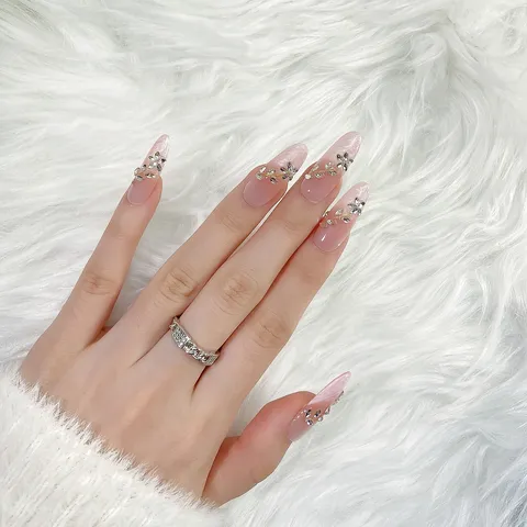 Uñas Postizas Hechas a Mano Rosa Nude Degradado Strass Flor de Cristal Uñas Postizas Acrílicas Consejos de Arte de Uñas para Mujeres