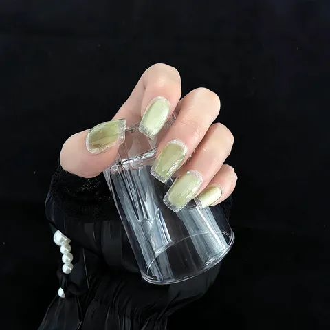 Uñas Postizas Hechas a Mano Cortas Almendra Degradado Uñas Postizas Ojo de Gato Diamante de Imitación Perla Floral Conjunto de Puntas de Arte de Uñas para Mujeres
