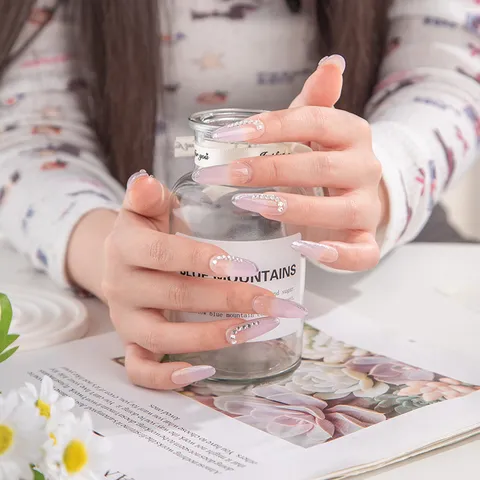 Press On Nails Lujosos Estrás Degradado Uñas Postizas Medianas Largas Uñas Postizas Artificiales Diseño Artístico Consejos de Arte de Uñas para Mujeres