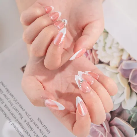 Uñas Postizas Cortas Hechas A Mano Estilo Ins Estrass Francés Parches De Uñas Falsas Arte De Uñas De Lujo Ligero Para Mujeres
