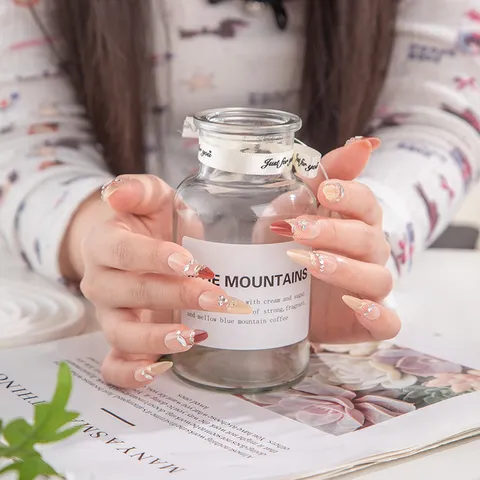 Uñas Postizas Press On Hechas a Mano Largas Almendra Uñas Postizas Lujo Strass Diseño Francés Uñas Postizas Kit de Decoración Nail Art para Mujeres