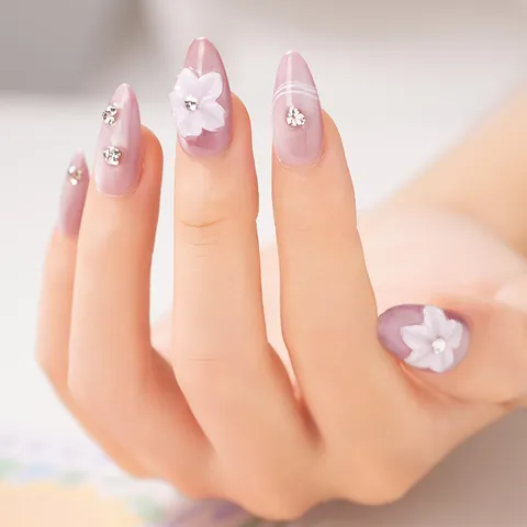 Uñas Postizas Cortas Dulces 3D Flor Diamante de Imitación Uñas Falsas Lindas Almendra Puntas de Arte de Uñas Conjunto de Uñas Falsas Para Mujeres