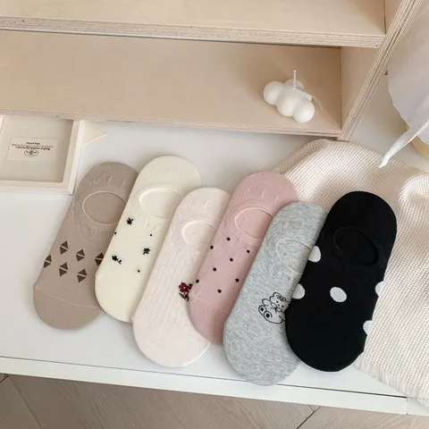 Women Casual Cotton Blend No Show Socks Breathable Preppy Style Low Cut Short Socks Comfortable Daily Wear