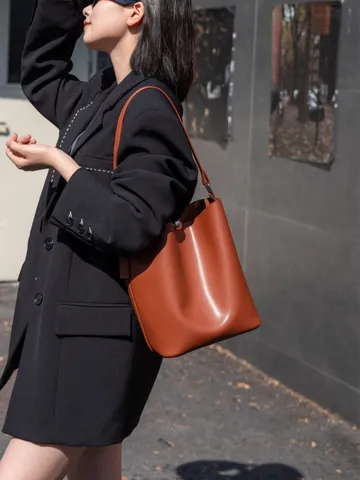 Genuine Leather Bucket Bag For Women Large Capacity Casual Shoulder Crossbody Bag Urban Minimalist Commuting Handbag